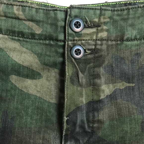 Free People Commander Cutoff Camo Shorts Khaki - Picture 14 of 14